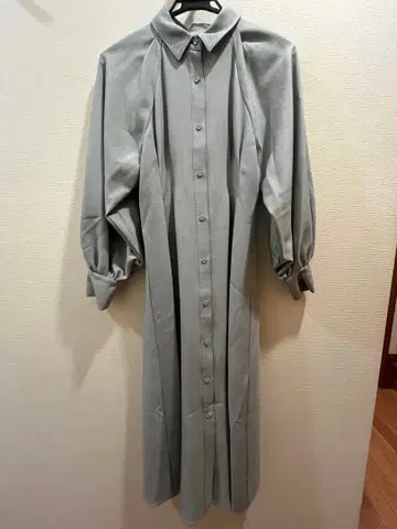 그레이 벌룬 소매 셔츠 원피스