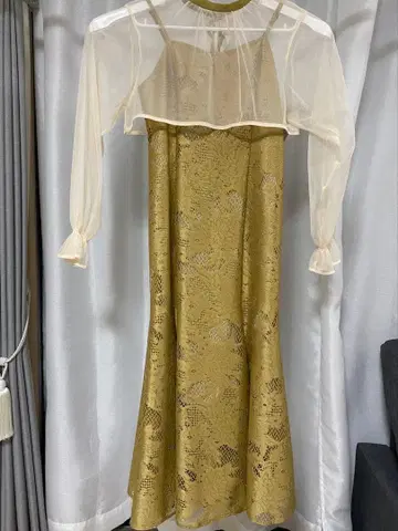 골드 M 튤 드레스