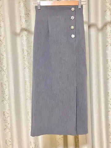 릴리안 캐럿 플라워 비쥬 타이트 스커트