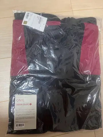 BTS ON:E 아노락 (BLACK) 프리 사이즈