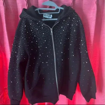 VYBES 큐빅 반짝반짝 빛나는 크리스탈 누비아 바이브스 레오