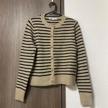 ZARA 골드 버튼 보더 가디건 긴팔