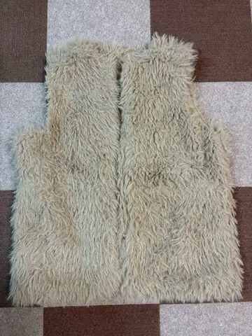 AZUL by moussy 볼륨 퍼 베스트 베이지 브라운 완판템