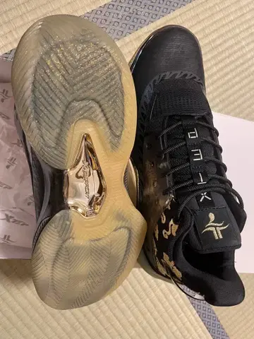 제레미 린 스니커즈 블랙/골드 (EUR 40)