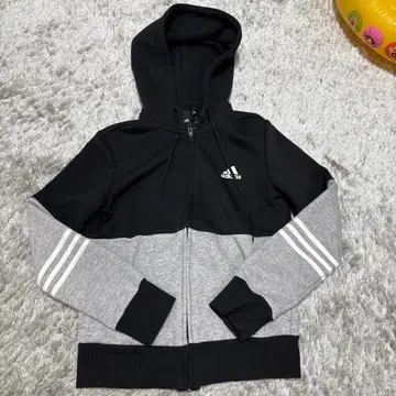 adidas의 여성용 후드티