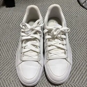 PUMA SOFT FOAM 화이트 스니커즈 최종 가격 인하