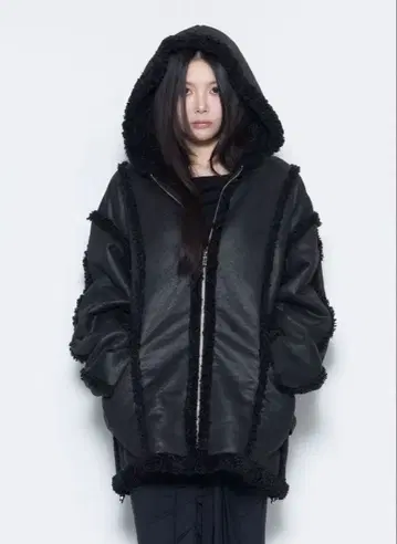 theredthread S flip mid boa coat black