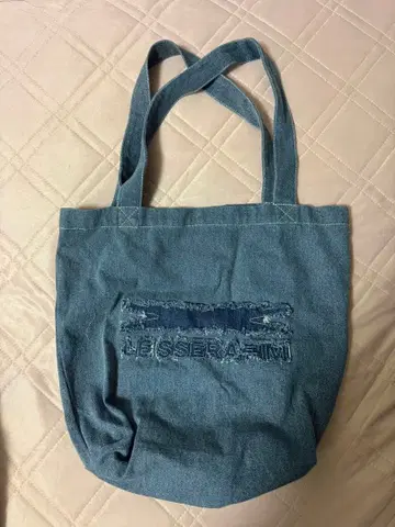 LE SSERAFIM 데님 토트 백