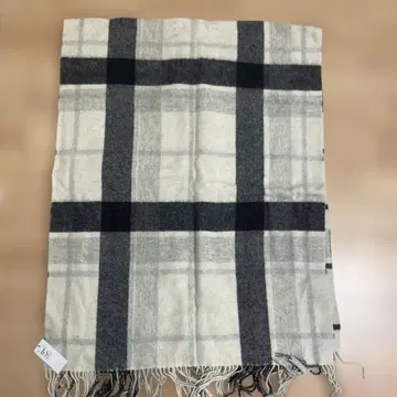 울 100% 체크 무늬 스톨