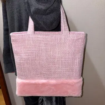 트위드와 인조 모피의 토트백 핑크 레슨백 연습 취미