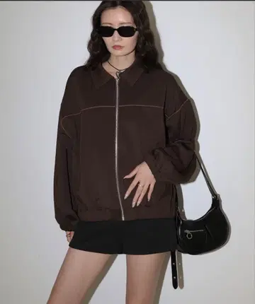 Mili affinity 라인 배색 오버 사이즈 저리 블루종 브라운