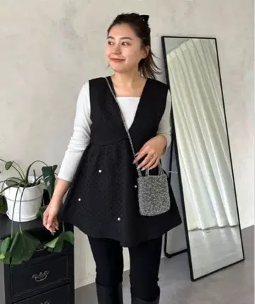 [ MOMO ] 깊은 V넥 펄 페플럼 베스트