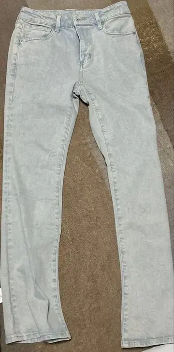 라이트 블루 스트레이트 데님