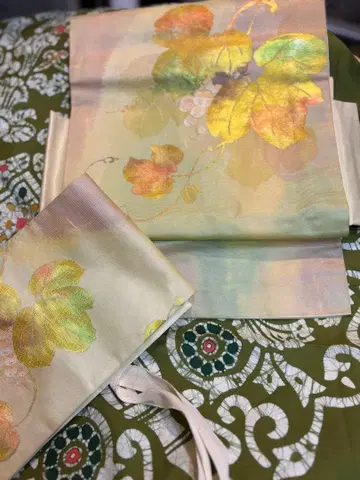 나고야 오비 잎과 포도 무늬 츠케 오비