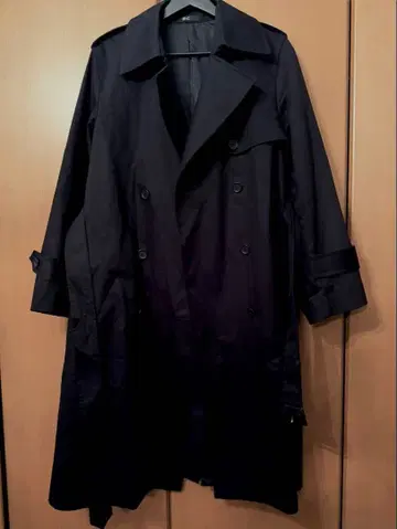 유니클로 C 트렌치코트 M 블랙 블랙 컬러