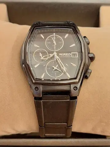 Wired 크로노그래프 블랙