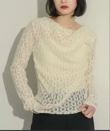 [ 미사용 새상품 ] NENUA 드레이프 레이스 탑