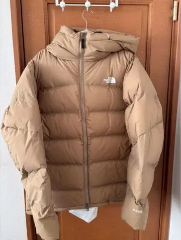 재가격 인하! 더 노스페이스 베이지 다운 자켓