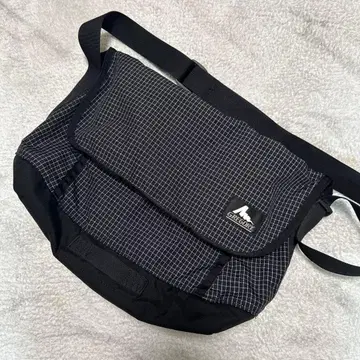 GREGORY 그레고리 숄더백 스펙트라 블랙 구 로고