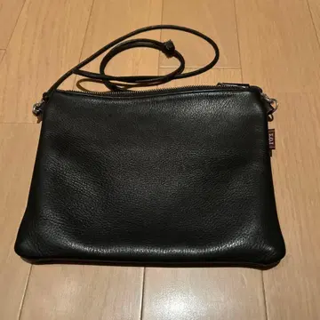 MR.OLIVE 블랙 가죽 숄더백