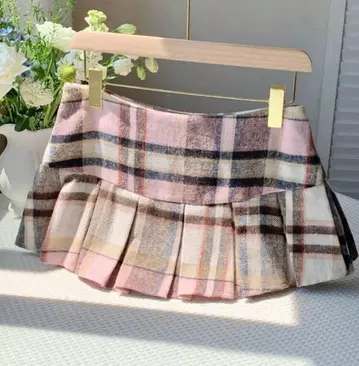 체크 무늬 플리츠 스커트