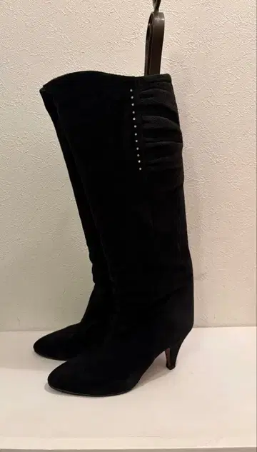 니나리치 비쥬 장식 스웨이드 부츠 블랙 36