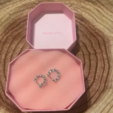 Swarovski 크리스탈 후프 귀걸이