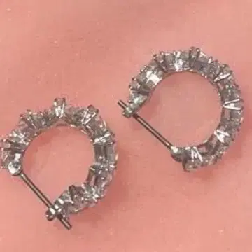 Swarovski 크리스탈 후프 귀걸이