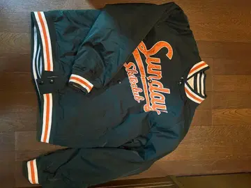 다크 그린과 화이트의 바시티 자켓 세트 (리버서블)