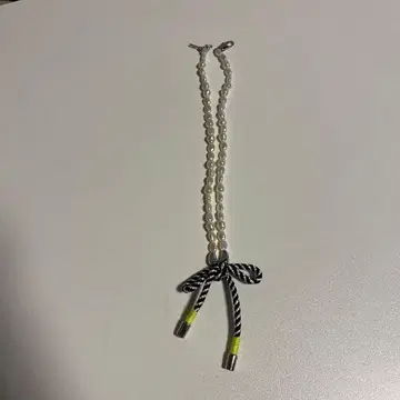 펄과 스트라이프 리본 목걸이