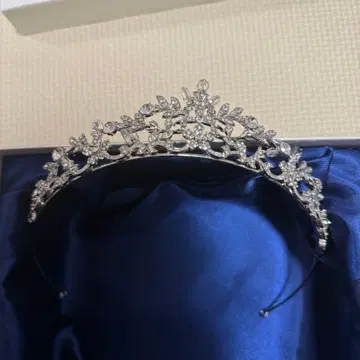 실버 꽃 무늬 티아라