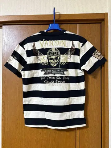 VANSON 보더 T셔츠 스컬 윙 자수