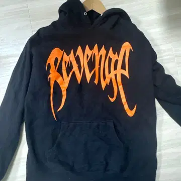 Revenge gallery 스컬 프린트 후드티 블랙