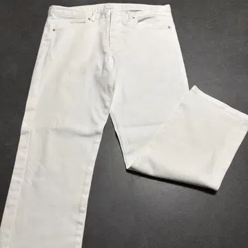 Calvin Klein 화이트 데님 팬츠