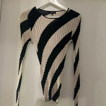 Theory*스트레치 리브 니트탑 긴팔 S (수회 착용 새상품급)