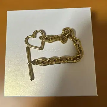 베이직 하트 참 골드 팔찌