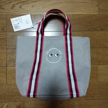 아냐 힌드마치 세이조 이시이 유니버셜 백