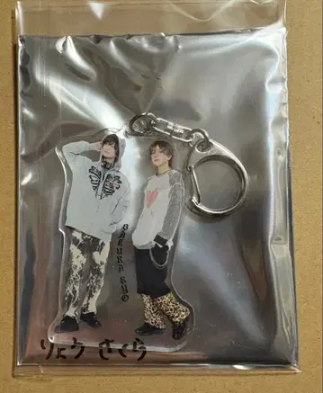 러브시크 SPINNS 콜라보 아크릴 키링 료 & 사쿠라