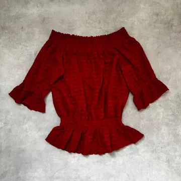 레드 오프숄더 프릴 블라우스