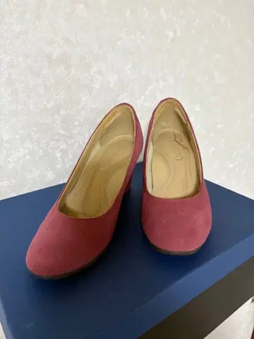 핑크 스웨이드 웨지힐 펌프스