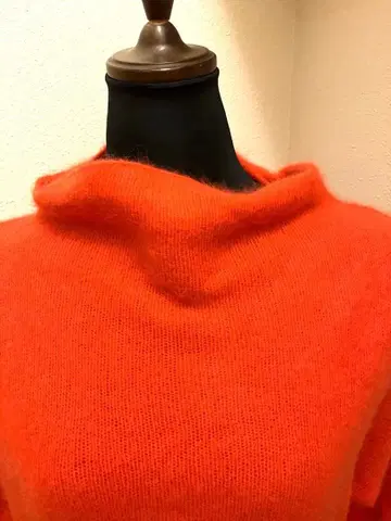 새상품 보관품 BEATRICE 가을 옷 오렌지 터틀넥 니트 38