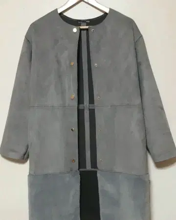 ZARA 스웨이드 도킹 퍼 롱 코트 노카라 코트