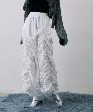 J1U by LA BELLE ETUDE 드로스트 개더 와이드 팬츠 화이트