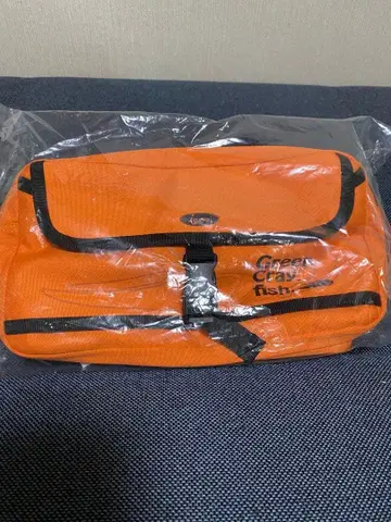 잇세이 컴팩트 백 스트림 트레일 콜라보