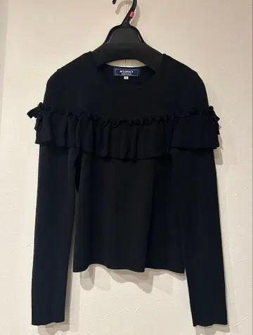 엠즈 그레이시 프릴 긴팔 니트 블랙