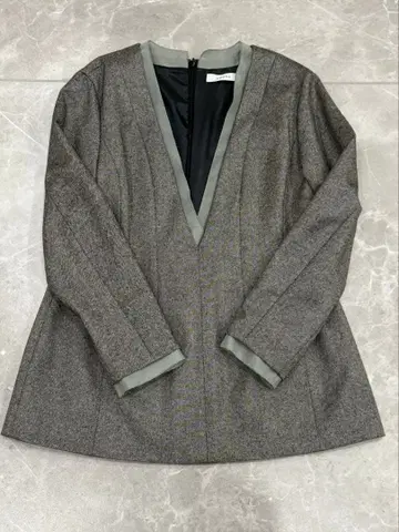 [ ADORE ] 울 혼방 페플럼 자켓 사이즈: 38 시착만 한 상품