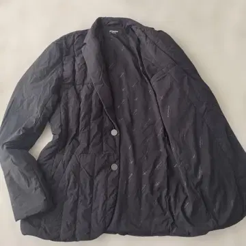새상품급 우노피우 다운 테일러드 자켓 은색 버튼 올 패턴 블랙 XL