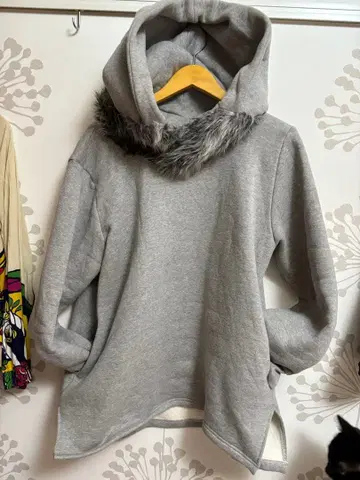 NEBULAVO 퍼 포함 그레이 후드티