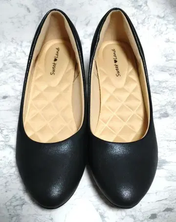 Sweet Land 블랙 펌프스 중간 힐