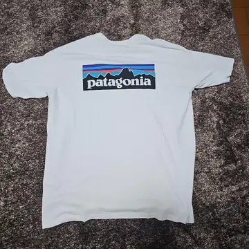 patagonia L 사이즈 화이트 T셔츠